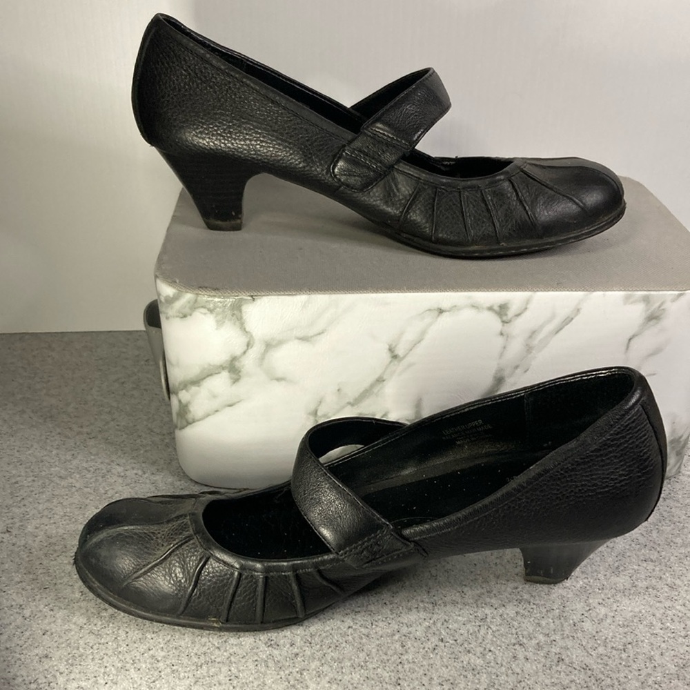 Born Concepts‎ black Maryjane’s with stacked 2” heel Box 10